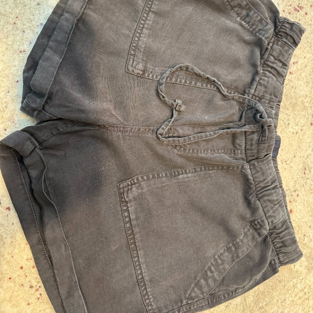 Gap shorts